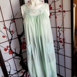 Vintage Kayser Large Mint Nightgown Nylon
